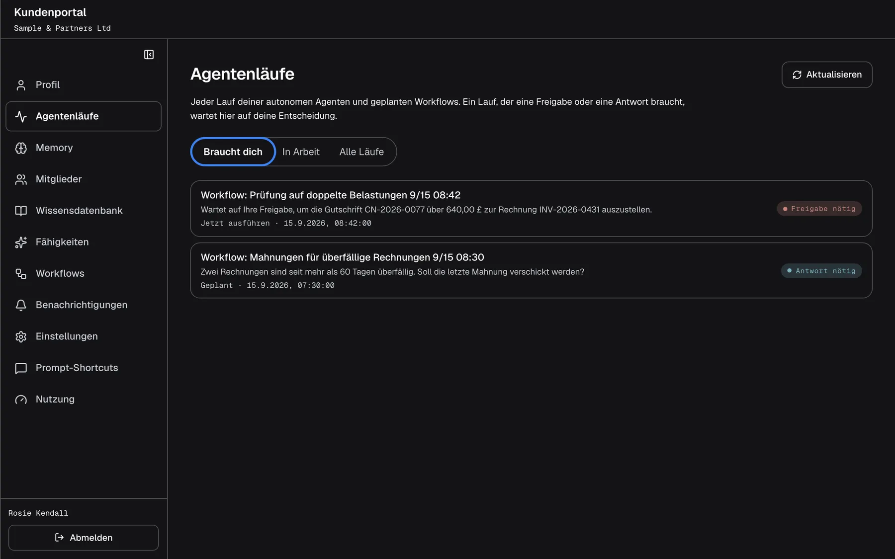 Die Seite „Agentenläufe“ mit der Einleitung „Jeder Lauf deiner autonomen Agenten und geplanten Workflows. Ein Lauf, der eine Freigabe oder eine Antwort braucht, wartet hier auf deine Entscheidung.“ – diese Seite duzt. Der Filter „Braucht dich“, hervorgehoben, ist neben „In Arbeit“ und „Alle Läufe“ ausgewählt. Zwei Läufe warten: „Workflow: Prüfung auf doppelte Belastungen 9/15 08:42“ („Jetzt ausführen“, Status „Freigabe nötig“) und „Workflow: Mahnungen für überfällige Rechnungen 9/15 08:30“ („Geplant“, „Antwort nötig“), jeweils mit kurzer Zusammenfassung und Startzeit. Oben rechts liegt „Aktualisieren“.