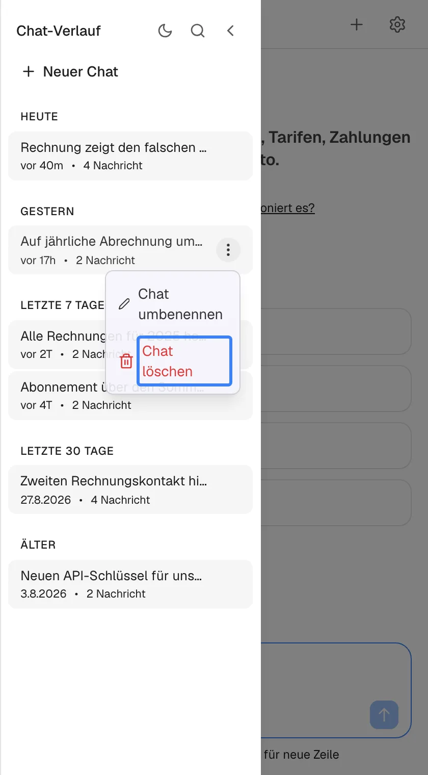 Die Seitenleiste des Verlaufs mit geöffnetem Drei-Punkte-Menü des Chats „Auf jährliche Abrechnung umstellen“. Es bietet „Chat umbenennen“ mit einem Stift-Symbol und in Rot „Chat löschen“, hervorgehoben. Löschen entfernt den Chat sofort, ohne Rückfrage, und er lässt sich nicht wiederherstellen. Umbenennen öffnet einen kleinen Dialog für einen neuen Namen mit bis zu 100 Zeichen.