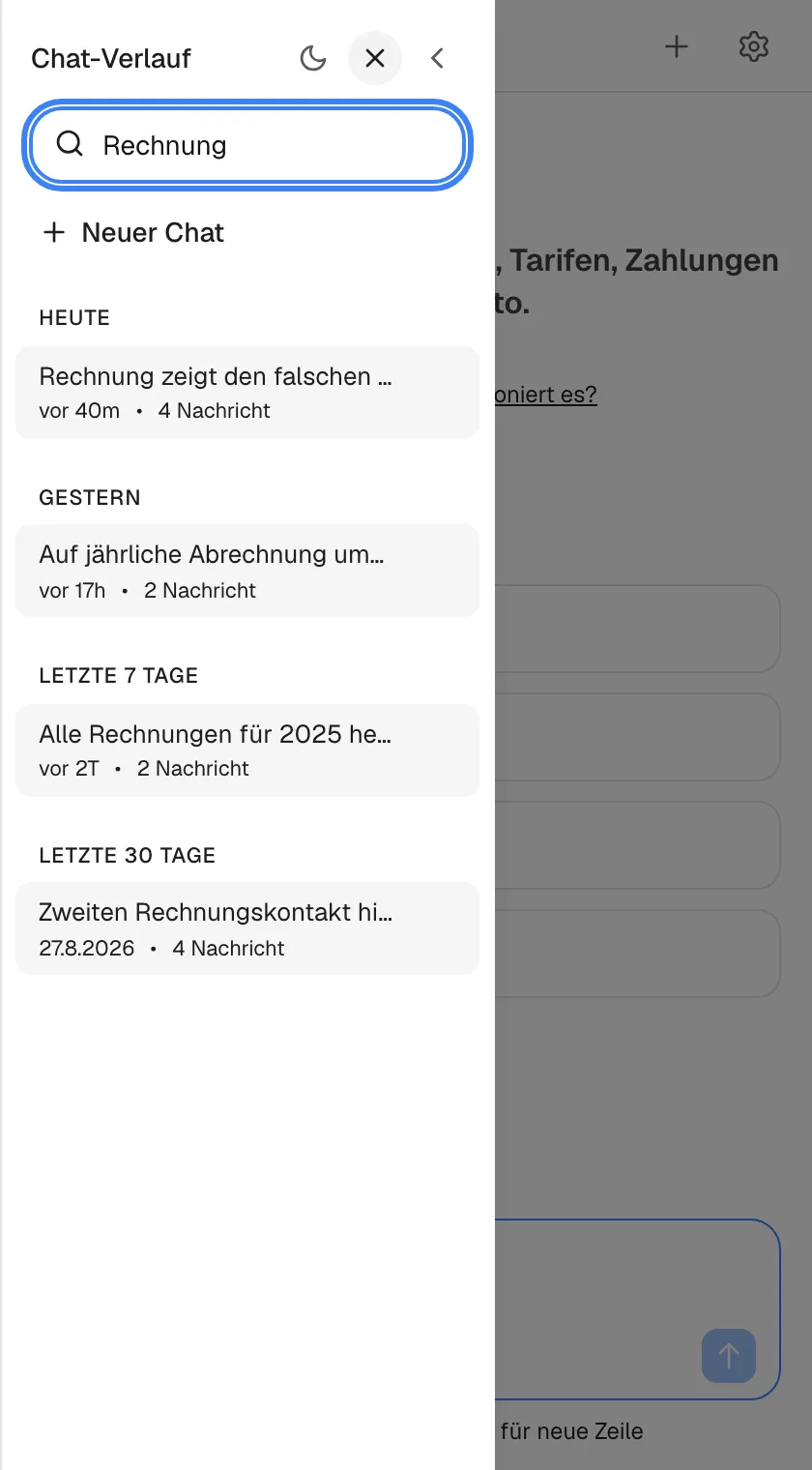 Die Seitenleiste des Verlaufs mit geöffnetem Suchfeld unter der Kopfzeile, hervorgehoben, darin das Wort „Rechnung“ (Platzhalter „Chats durchsuchen...“). Die Liste zeigt nur noch die vier Chats, deren Titel diese Buchstabenfolge enthält – auch „Auf jährliche Abrechnung umstellen“ und „Zweiten Rechnungskontakt hinzufügen“, denn Groß- und Kleinschreibung zählen nicht. Gesucht wird nur in den Chat-Titeln, nicht in den Nachrichten.