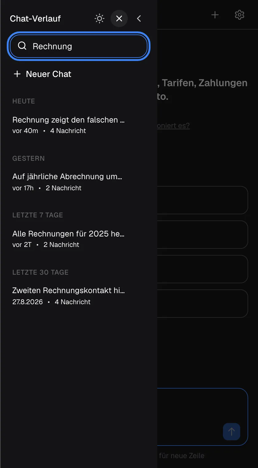 Die Seitenleiste des Verlaufs mit geöffnetem Suchfeld unter der Kopfzeile, hervorgehoben, darin das Wort „Rechnung“ (Platzhalter „Chats durchsuchen...“). Die Liste zeigt nur noch die vier Chats, deren Titel diese Buchstabenfolge enthält – auch „Auf jährliche Abrechnung umstellen“ und „Zweiten Rechnungskontakt hinzufügen“, denn Groß- und Kleinschreibung zählen nicht. Gesucht wird nur in den Chat-Titeln, nicht in den Nachrichten.