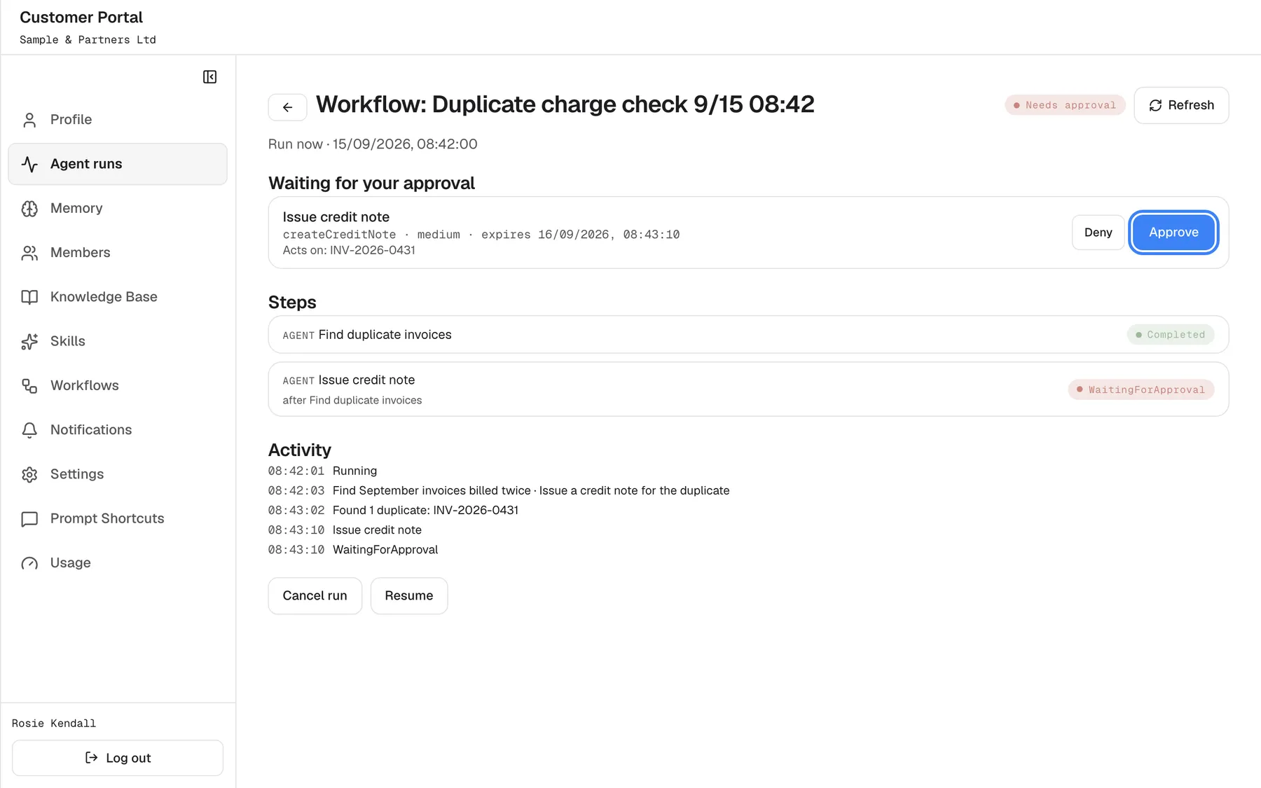 The customer portal on the run "Workflow: Duplicate charge check 9/15 08:42", status "Needs approval". Under "Waiting for your approval" the step "Issue credit note" shows "createCreditNote · medium · expires 16/09/2026, 08:43:10" and "Acts on: INV-2026-0431", with the buttons "Deny" and "Approve", the latter highlighted. Below are the steps and the activity log. A waiting approval expires after 24 hours and the step is then skipped.